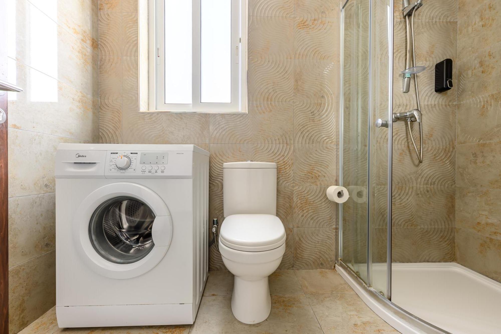 F11 Room 3, Private Room Two Single Beds Shared Bathroom In Shared Flat Msida Exteriér fotografie
