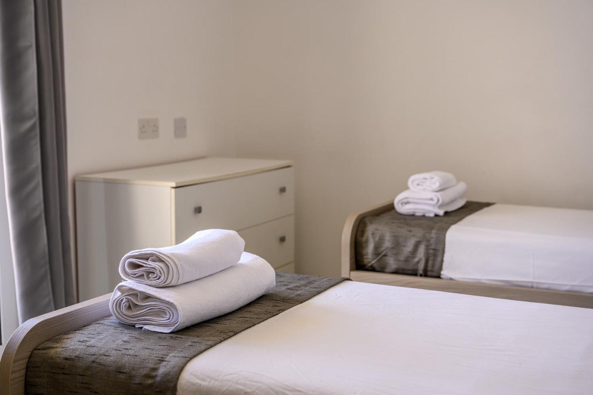 F11 Room 3, Private Room Two Single Beds Shared Bathroom In Shared Flat Msida Exteriér fotografie